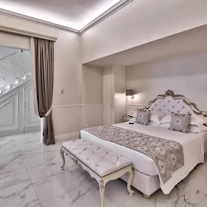 4* Отель The Moon Boutique &